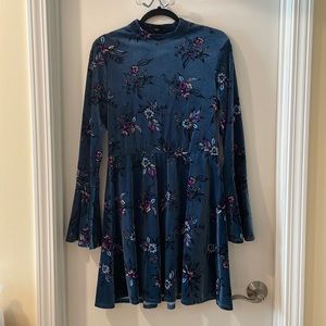 VGUC velvet flair dress